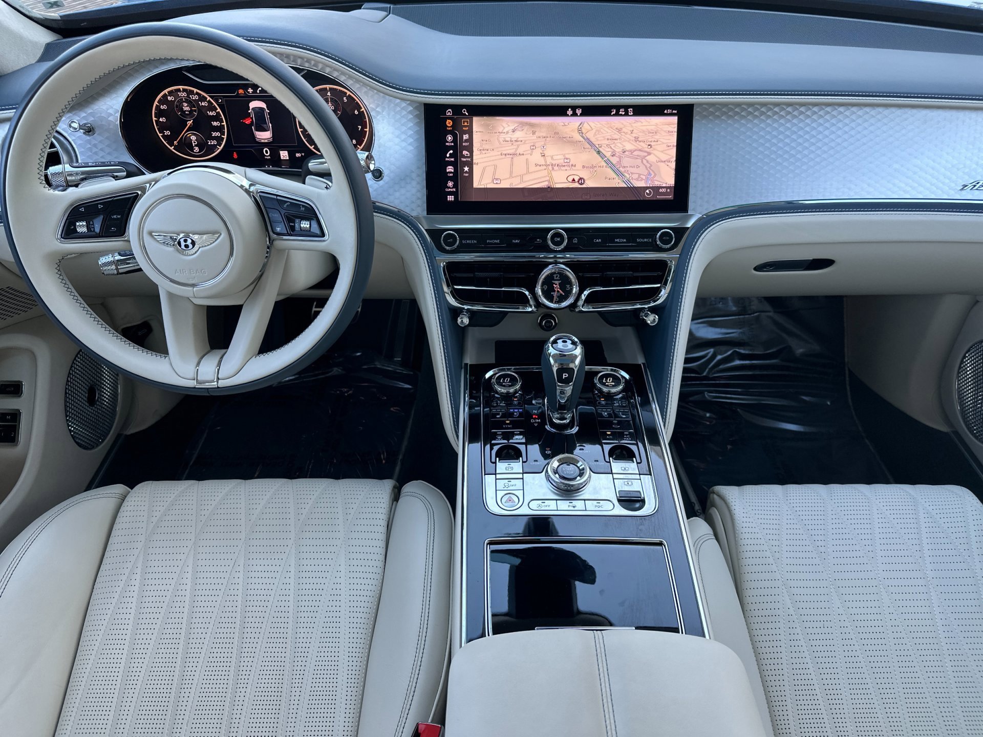 Used 2024 Bentley Flying Spur V8 image 4