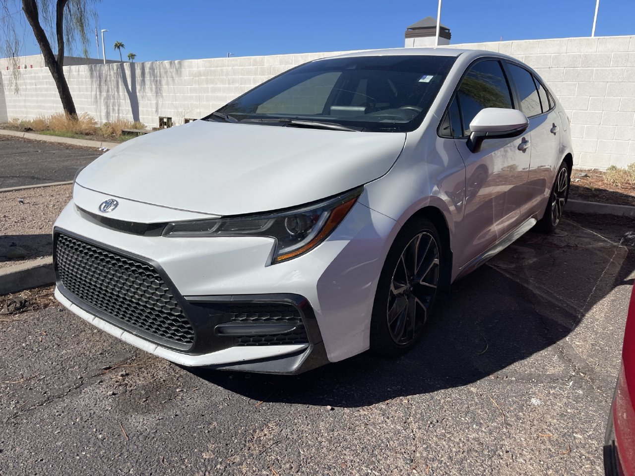 Used 2022 Toyota Corolla SE FWD image 2
