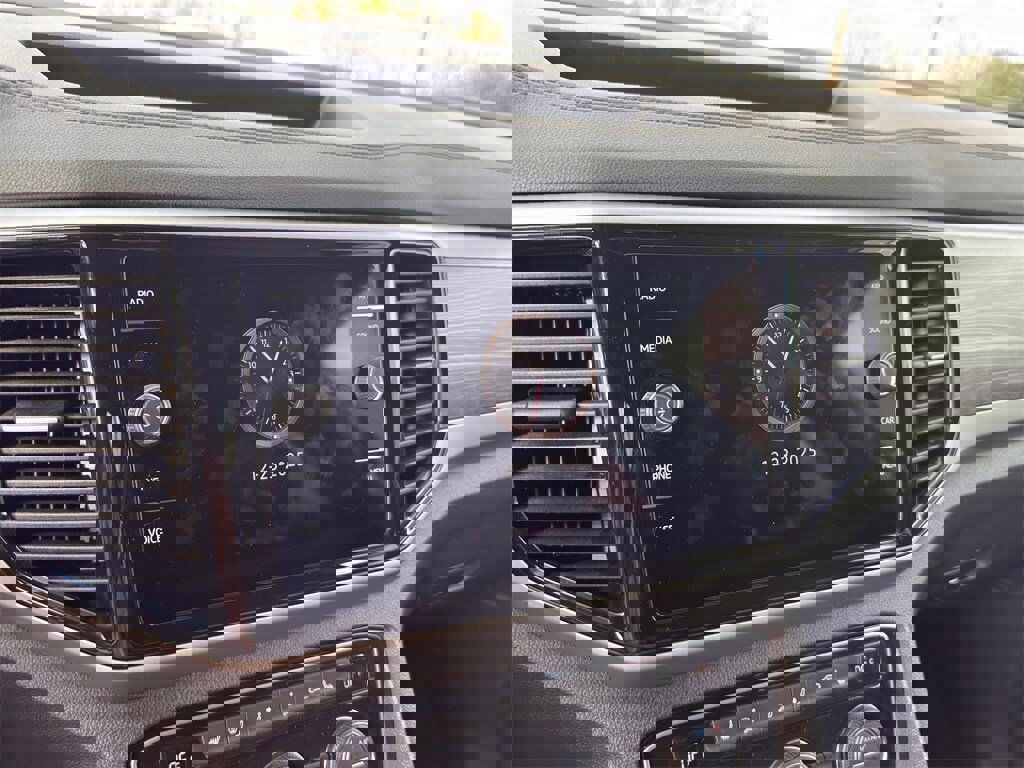 Used 2023 Volkswagen Atlas Cross Sport SE w/ Panoramic Sunroof Package image 20