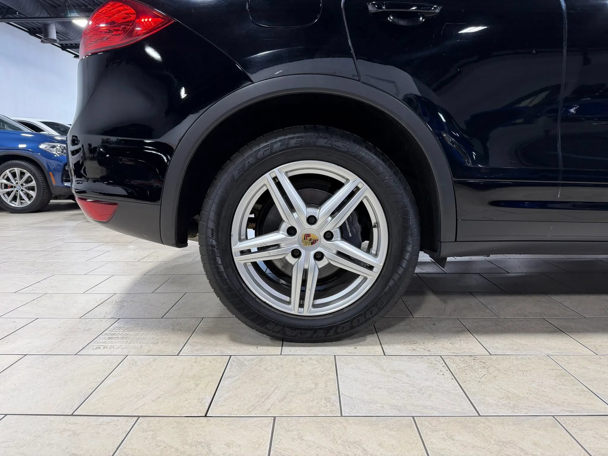 Used 2014 Porsche Cayenne Diesel Platinum Edition AWD/4WD image 40