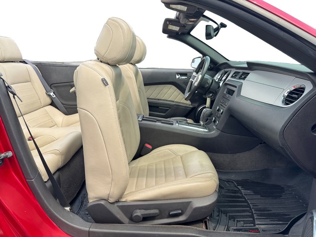 Used 2013 Ford Mustang Premium RWD image 15