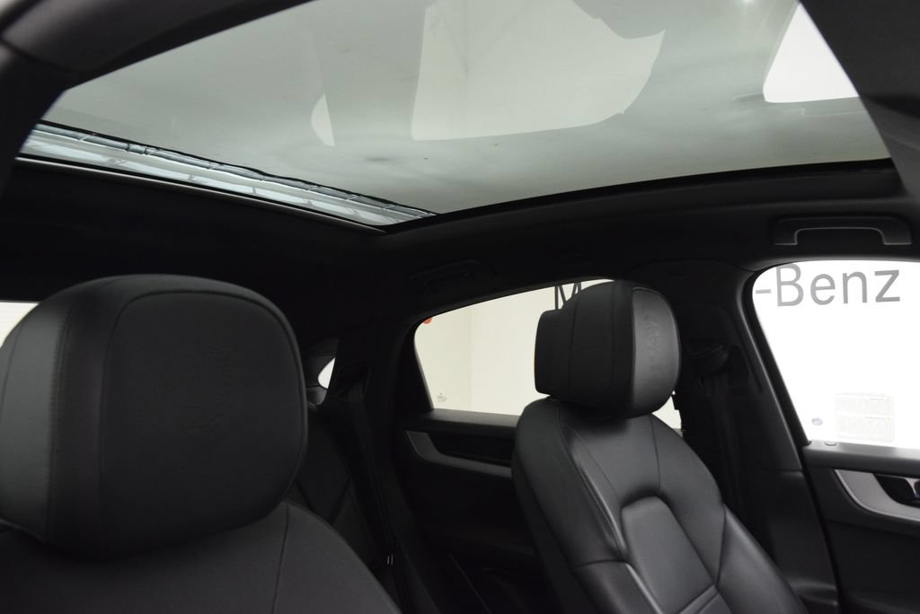 Used 2024 Porsche Cayenne Coupe AWD/4WD image 19