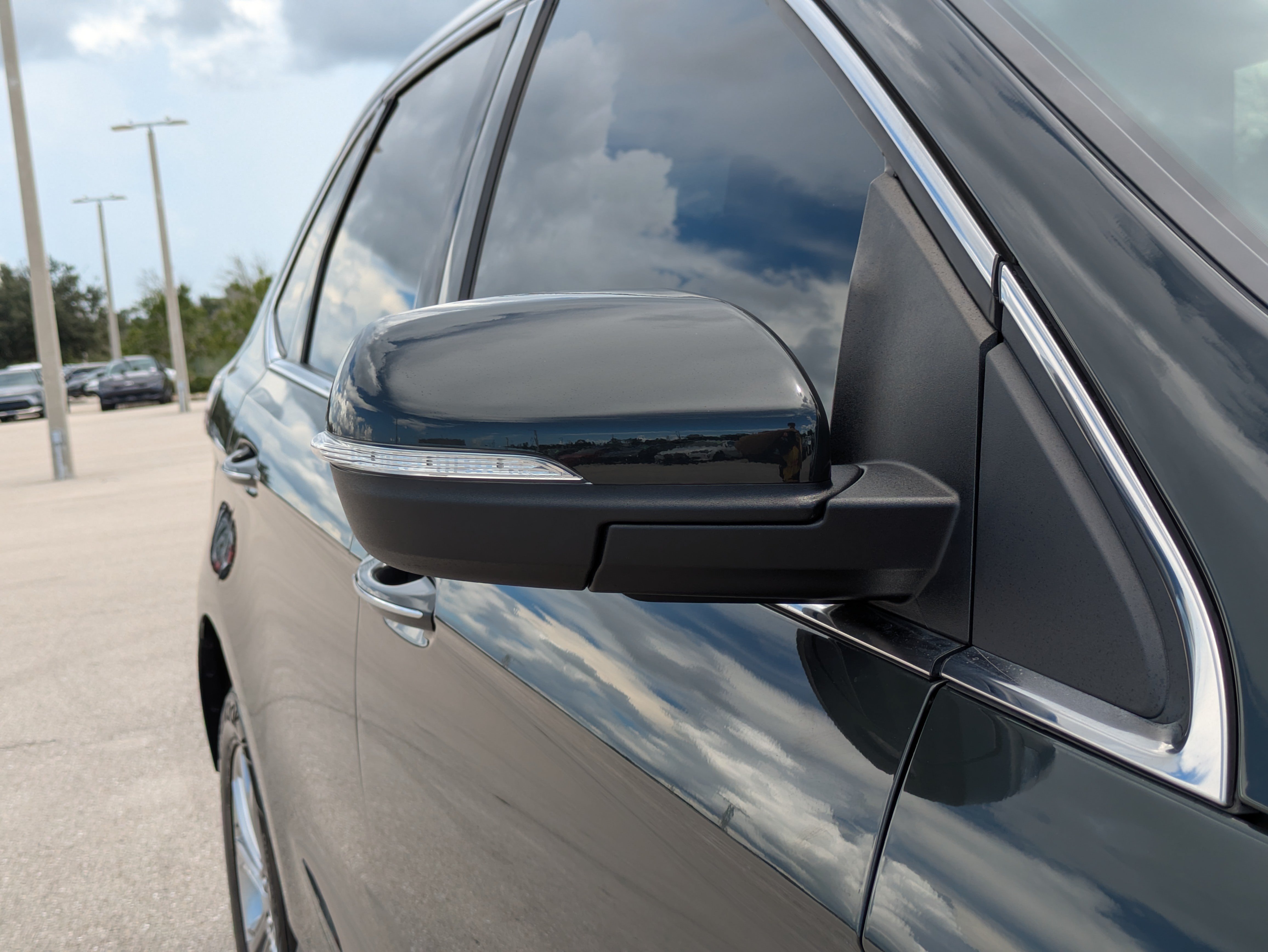 Used 2024 Ford Edge Titanium AWD/4WD image 12