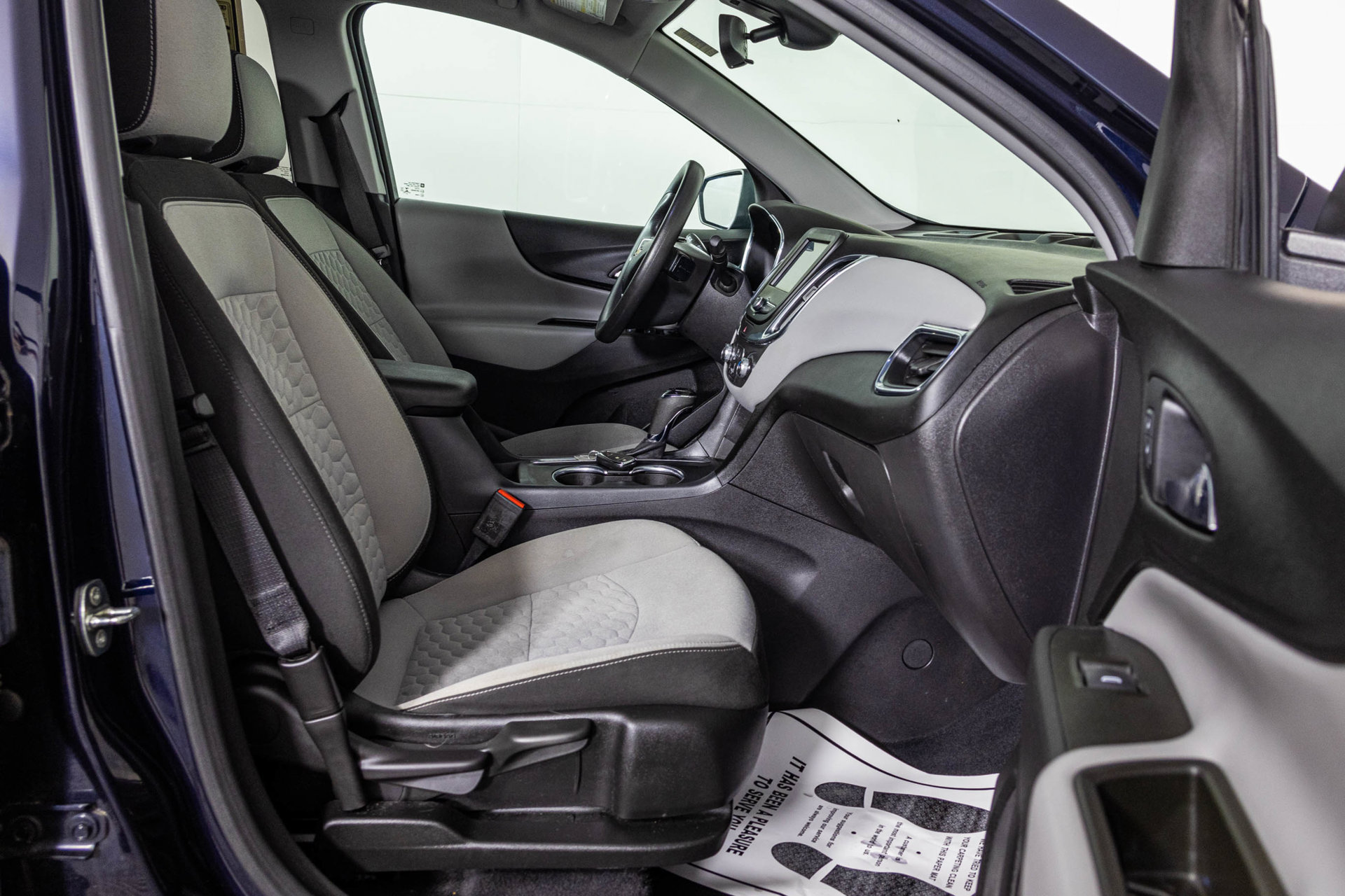 Used 2020 Chevrolet Equinox LS w/ LS Convenience Package FWD image 43