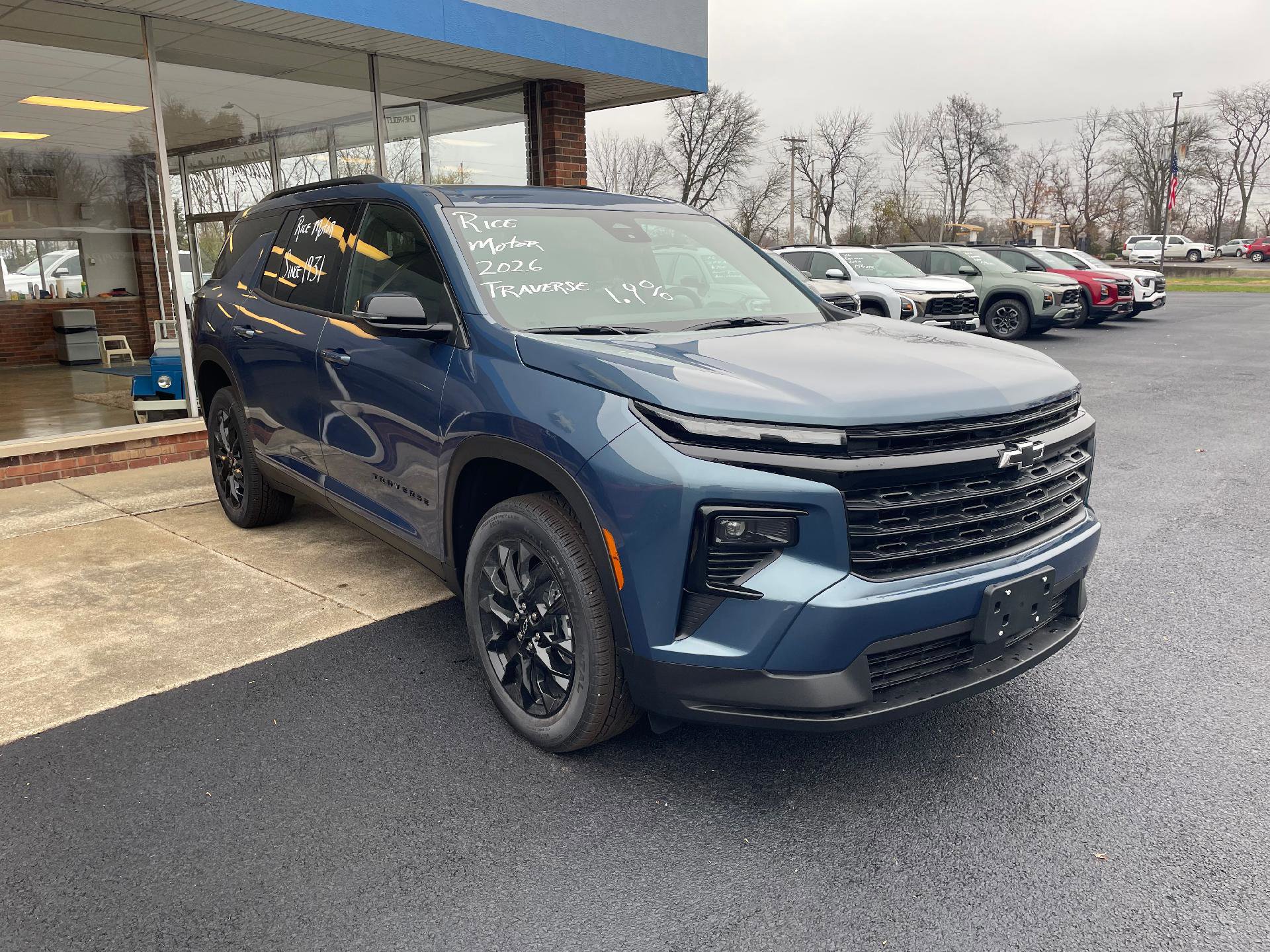 New 2026 Chevrolet Traverse LT w/ Midnight/Sport Edition image 5