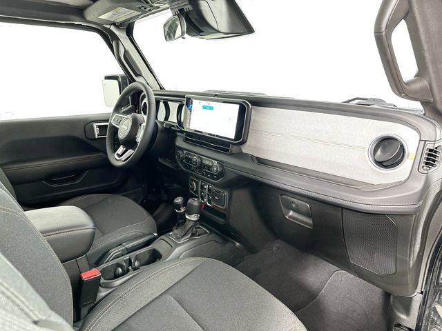 Used 2025 Jeep Wrangler Unlimited Sahara w/ Safety Group image 30