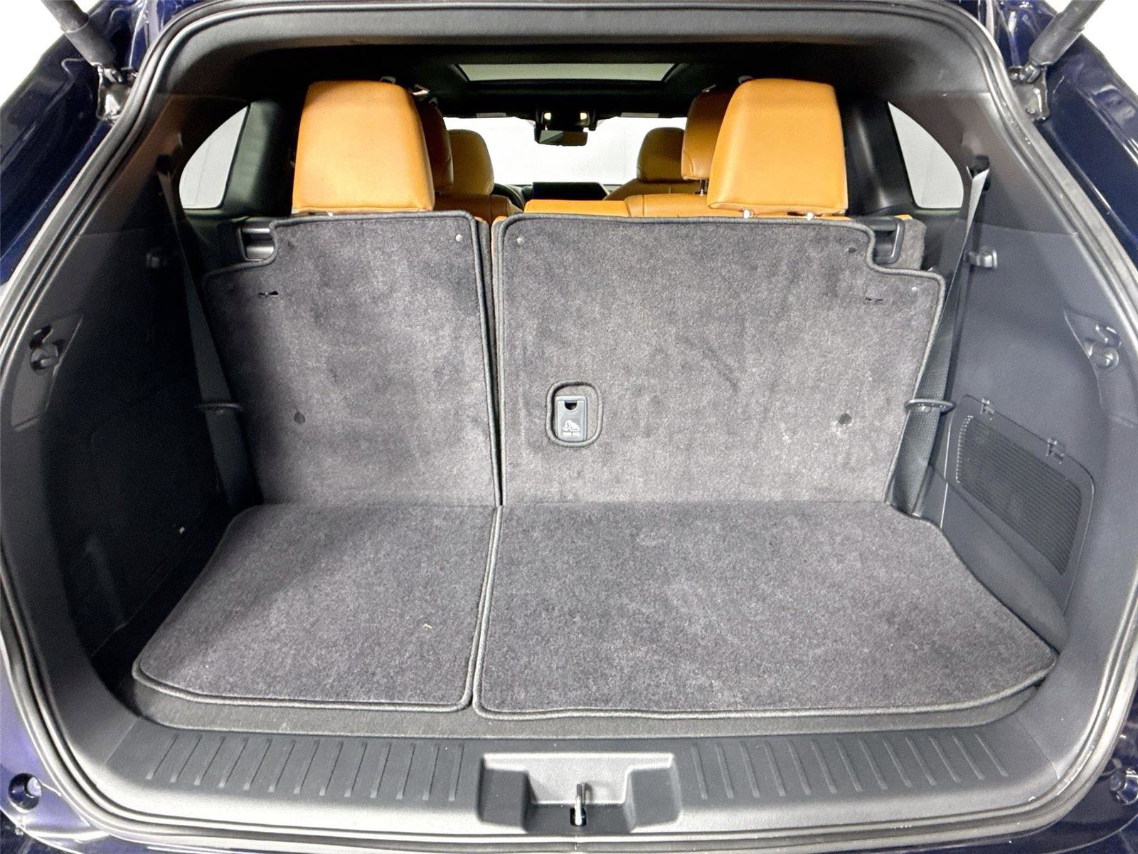 Used 2024 Toyota Highlander Platinum FWD image 56