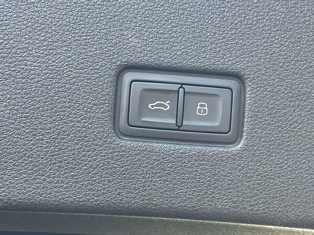 Certified 2022 Audi SQ8 Prestige AWD/4WD image 11