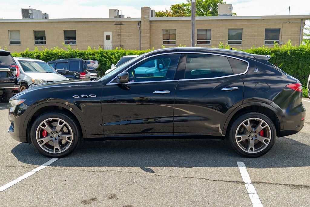 Used 2017 Maserati Levante S AWD/4WD image 4