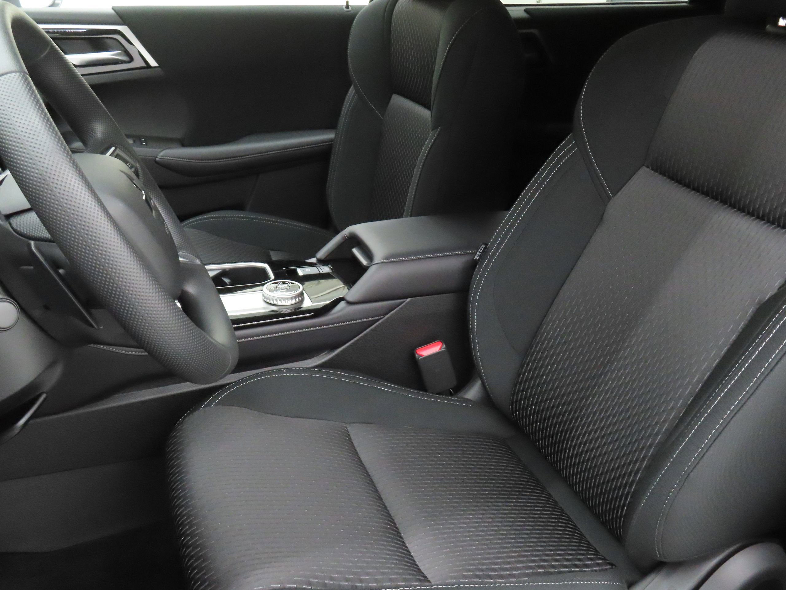 New 2026 Mitsubishi Outlander ES image 7