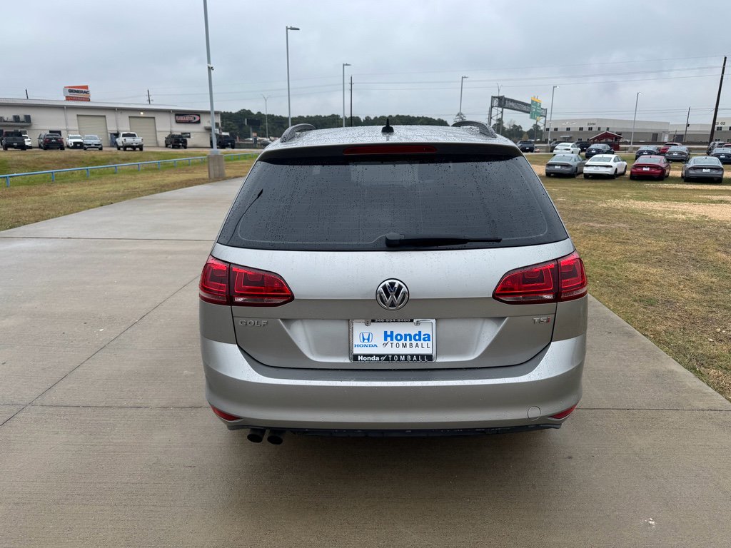 Used 2017 Volkswagen Golf S image 7