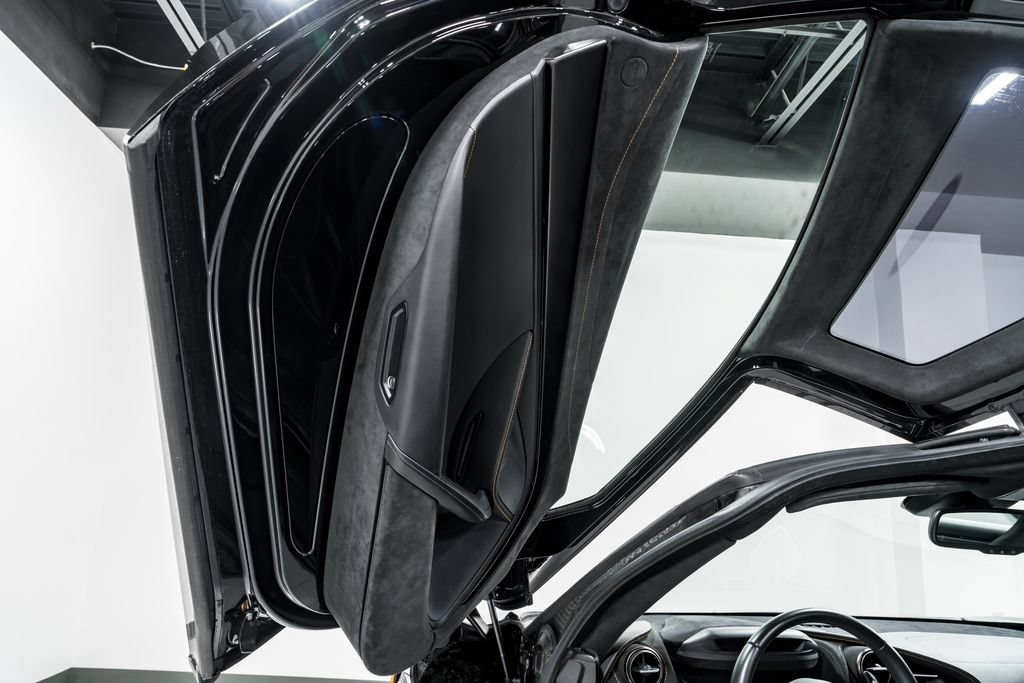 Used 2020 McLaren 720S Performance RWD image 9