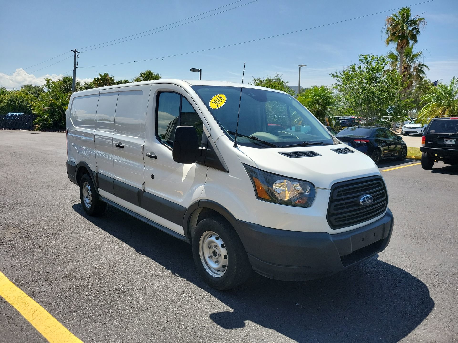 Used 2018 Ford Transit 150 130 Low Roof RWD image 1