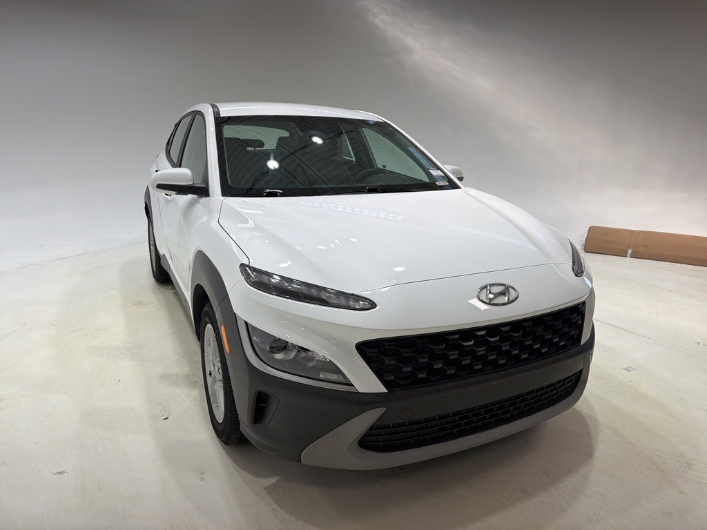 Used 2022 Hyundai Kona SE image 3