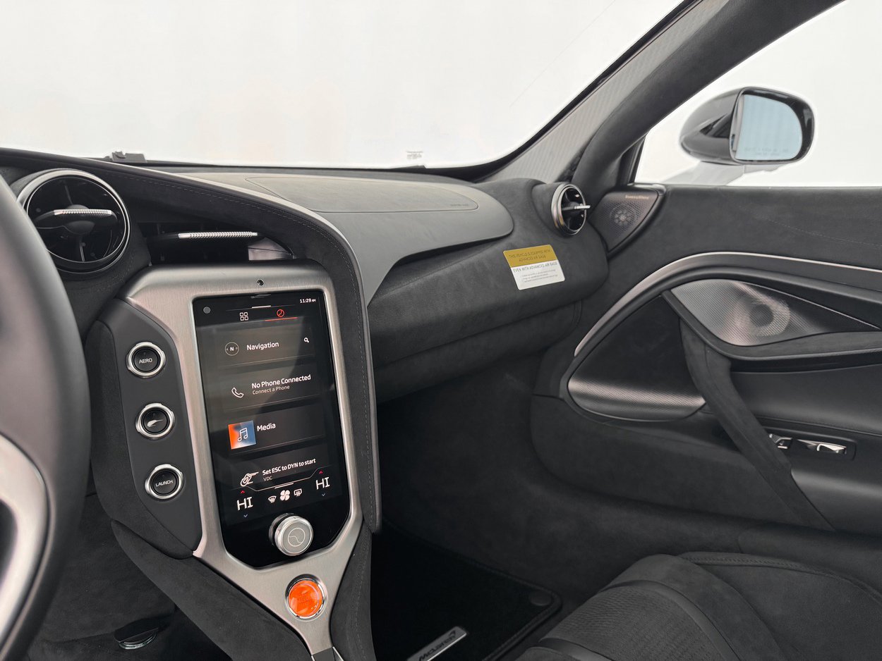 New 2026 McLaren 750S image 24