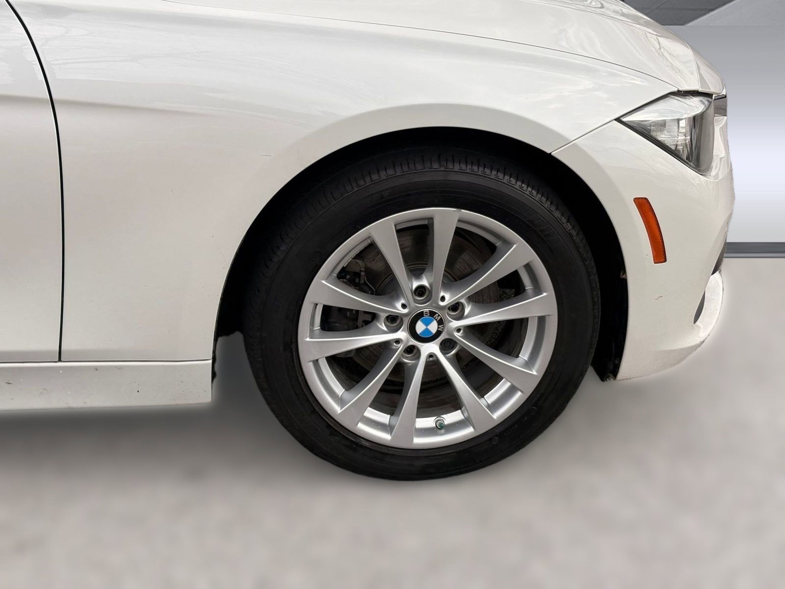 Used 2017 BMW 320i Sedan image 12