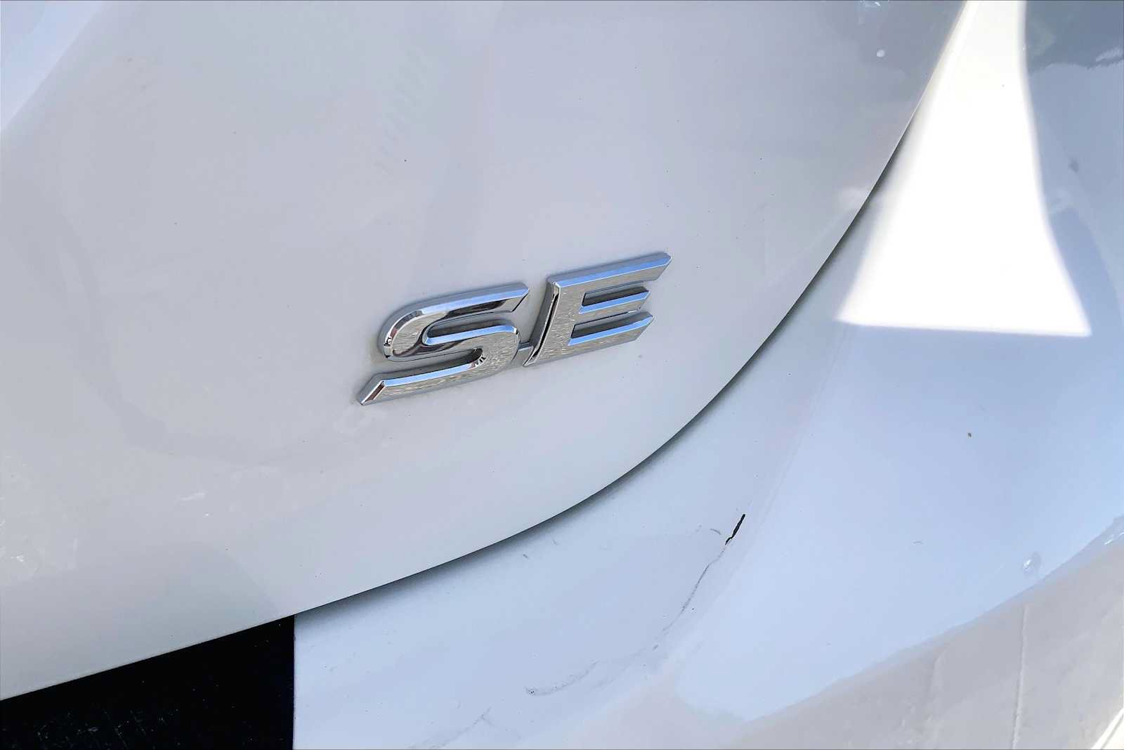 Used 2018 Toyota Camry SE FWD image 9
