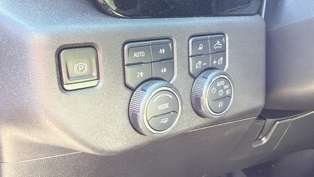 Used 2023 Chevrolet Silverado 1500 ZR2 image 29
