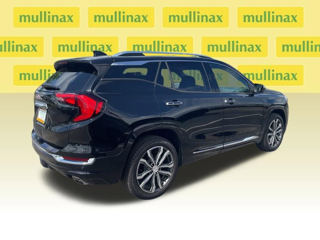 Used 2020 GMC Terrain Denali w/ Denali Premium Package FWD image 11