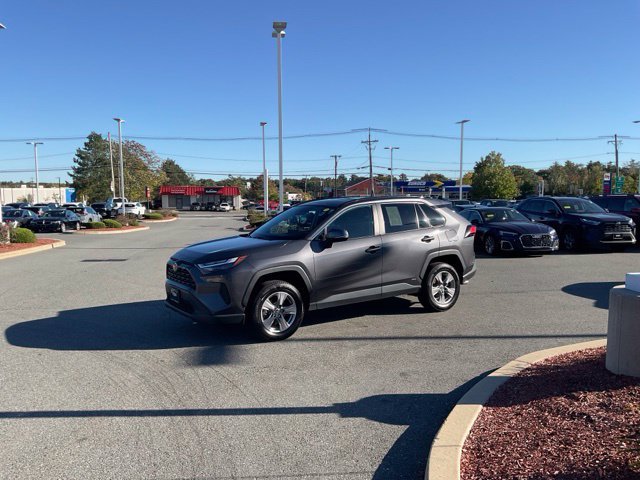 Used 2024 Toyota RAV4 XLE AWD/4WD image 1