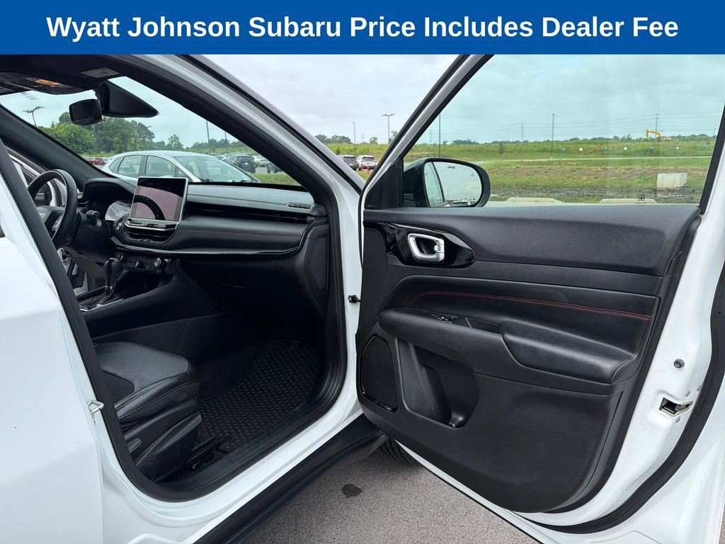 Used 2023 Jeep Compass Trailhawk AWD/4WD image 30