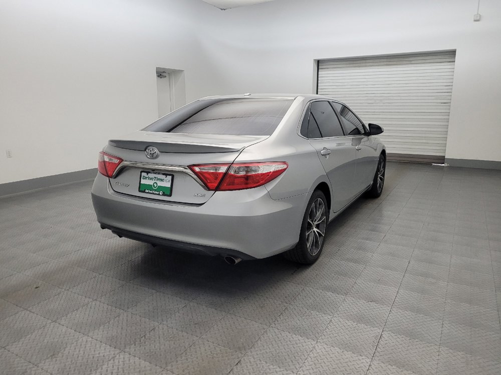 Used 2017 Toyota Camry XSE w/ Moonroof Package FWD image 9