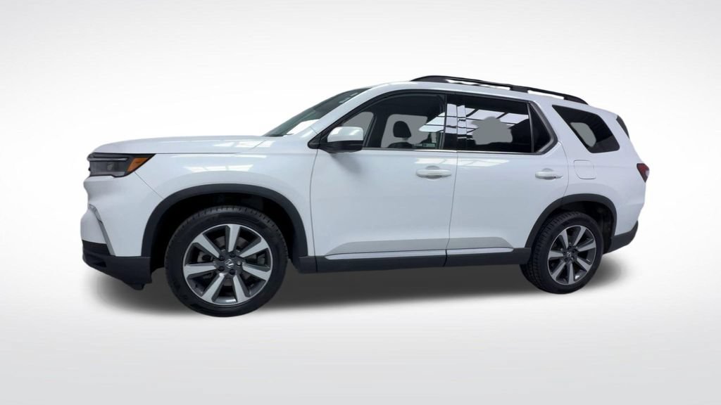 Used 2024 Honda Pilot Touring image 4