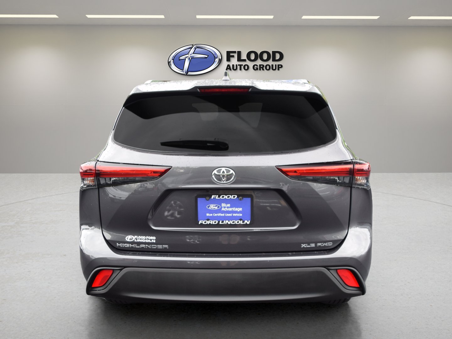 Used 2021 Toyota Highlander XLE AWD/4WD image 5