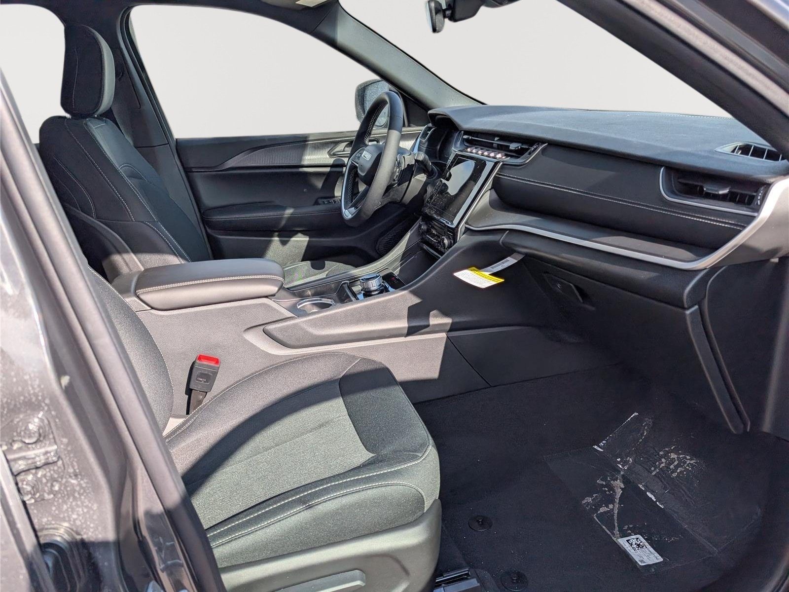 New 2026 Jeep Grand Cherokee Laredo AWD/4WD image 6