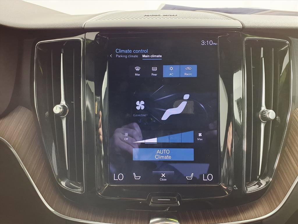 Used 2021 Volvo XC60 T5 Momentum w/ Advanced Package image 20