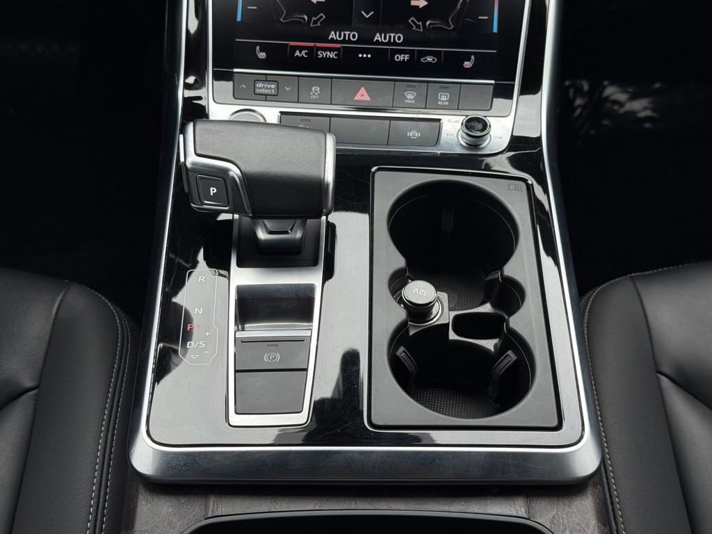 Used 2021 Audi Q8 Premium w/ Black Optic Package AWD/4WD image 15