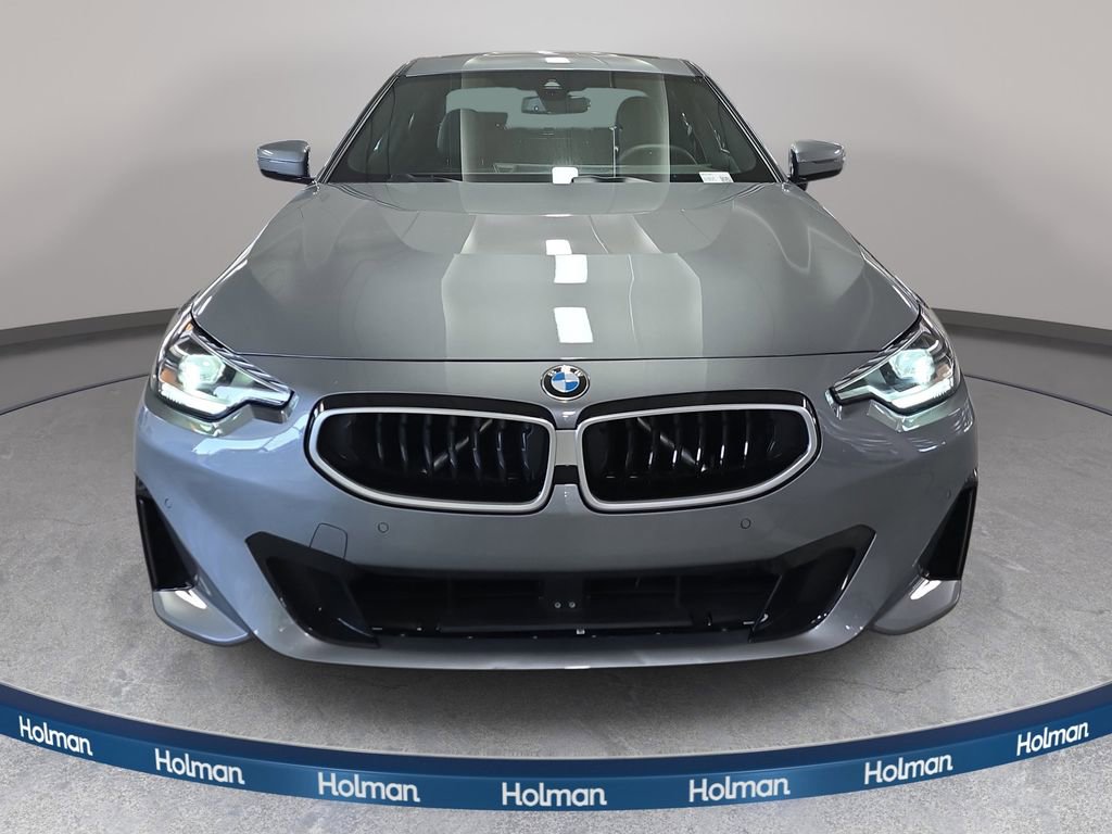 Used 2025 BMW 230i Coupe w/ Convenience Package RWD image 3