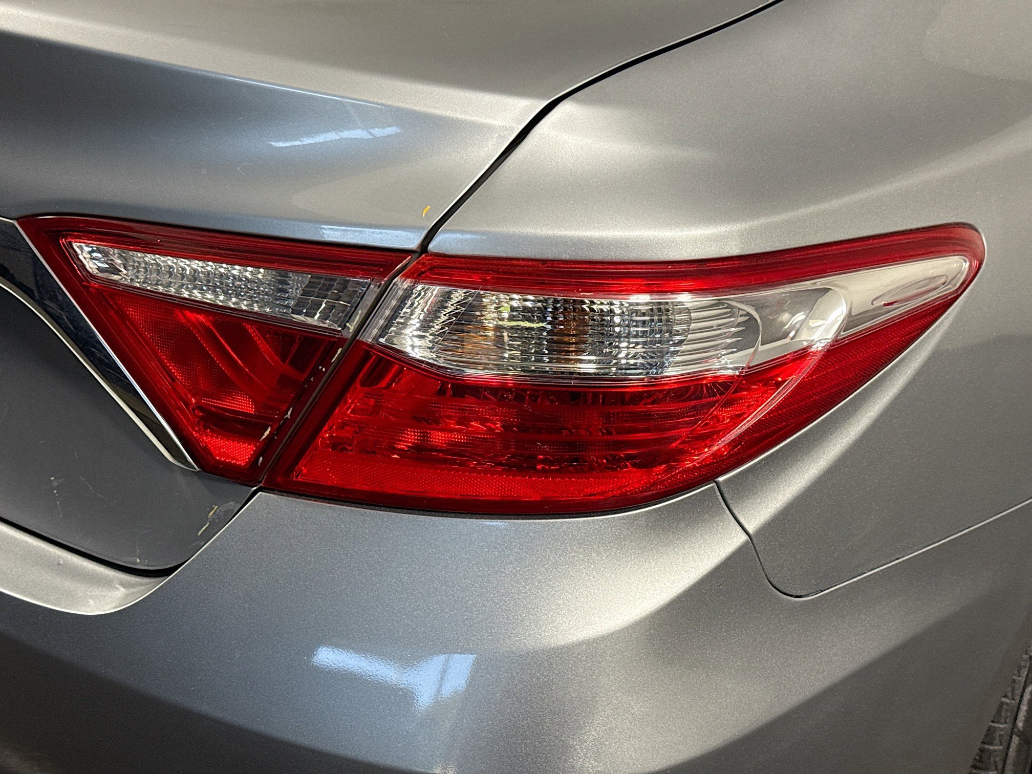 Used 2017 Toyota Camry LE image 33