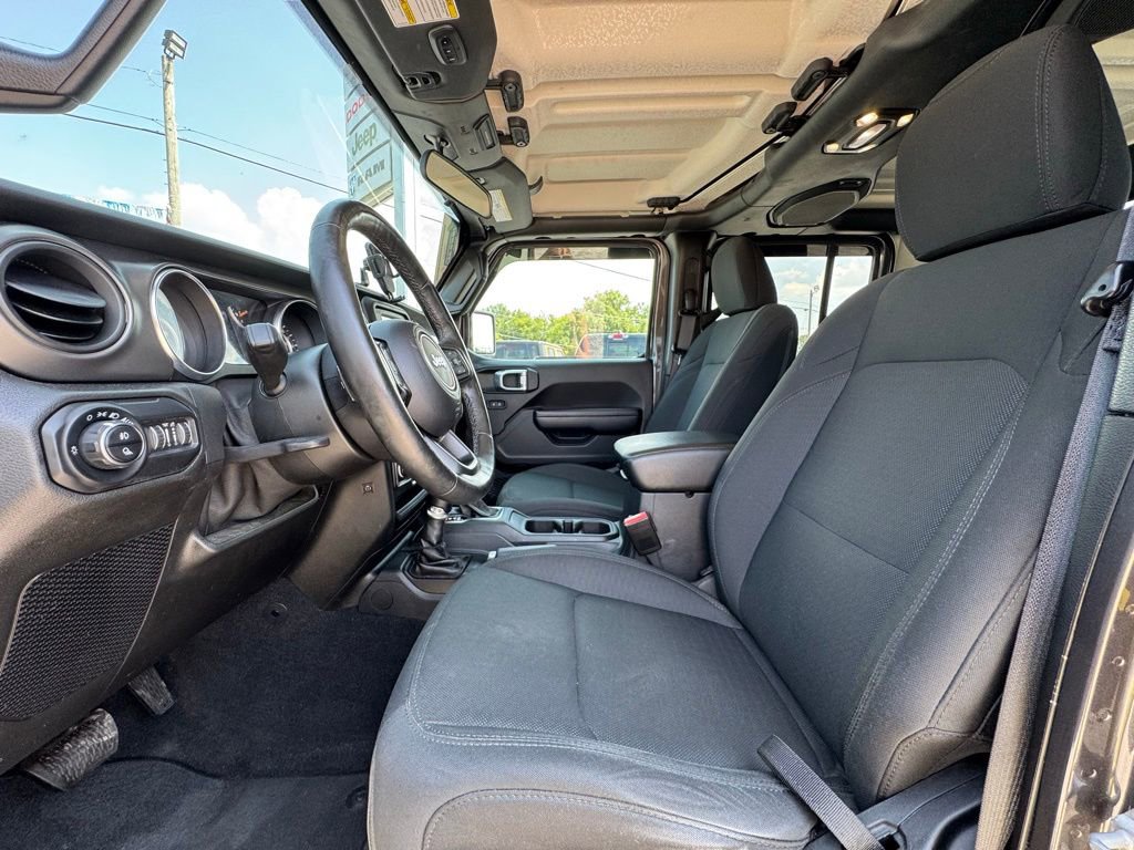 Used 2021 Jeep Gladiator Willys image 18