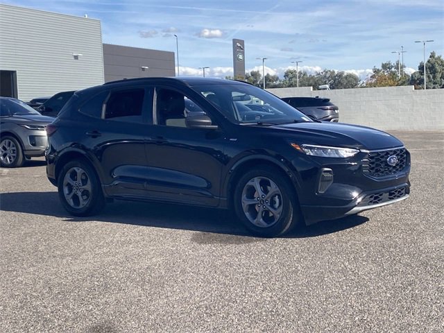 Used 2023 Ford Escape ST-Line image 4