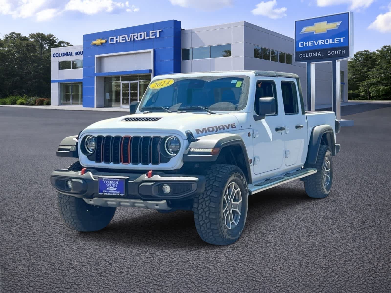 Used 2024 Jeep Gladiator Mojave w/ Convenience Group AWD/4WD image 2