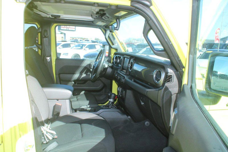 Used 2023 Jeep Wrangler Unlimited Sahara w/ Cold Weather Group image 11