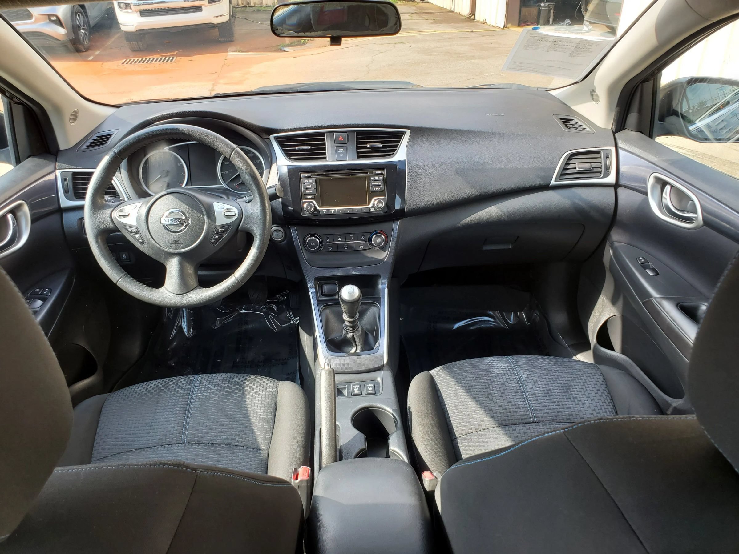 Used 2017 Nissan Sentra SR Turbo w/ SR Midnight Edition FWD image 40