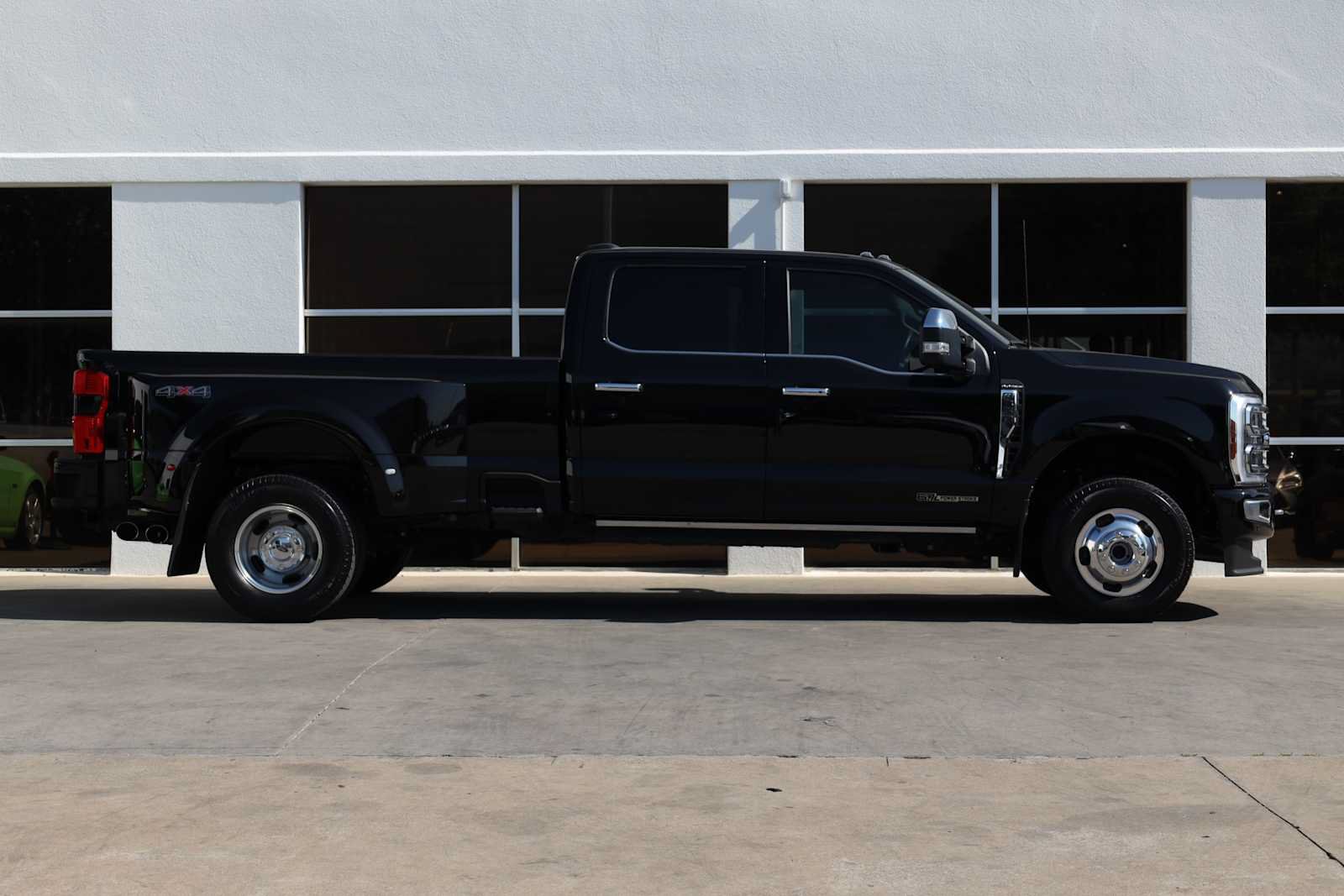 Used 2024 Ford F350 Platinum AWD/4WD image 8