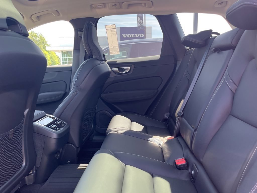 New 2026 Volvo XC60 B5 Ultra w/ Protection Package Premier AWD/4WD image 5