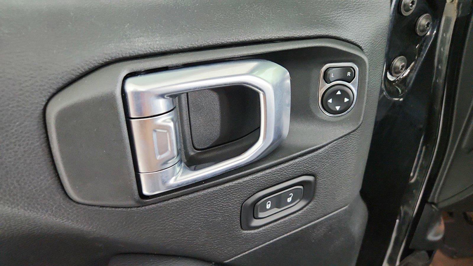 Used 2021 Jeep Wrangler Unlimited Sahara AWD/4WD image 18