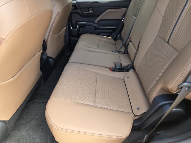 New 2026 Toyota 4Runner Limited AWD/4WD image 26
