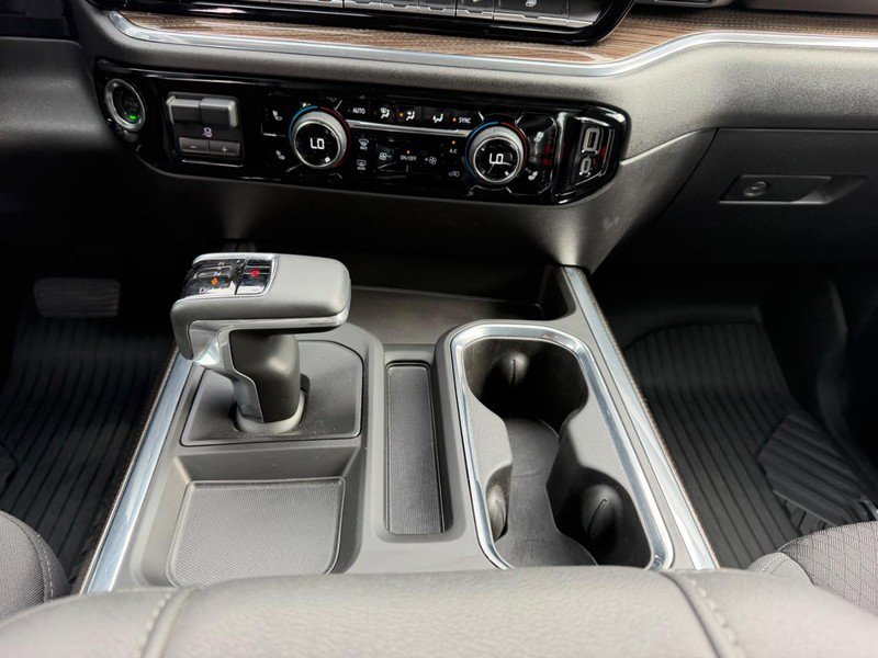 Used 2024 Chevrolet Silverado 1500 LT AWD/4WD image 17