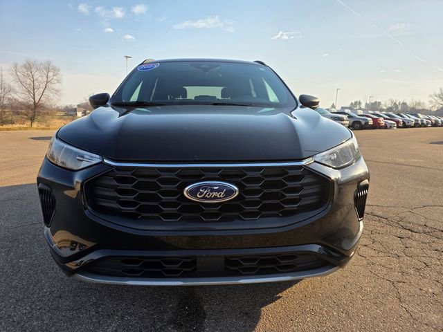 Used 2023 Ford Escape ST-Line image 3