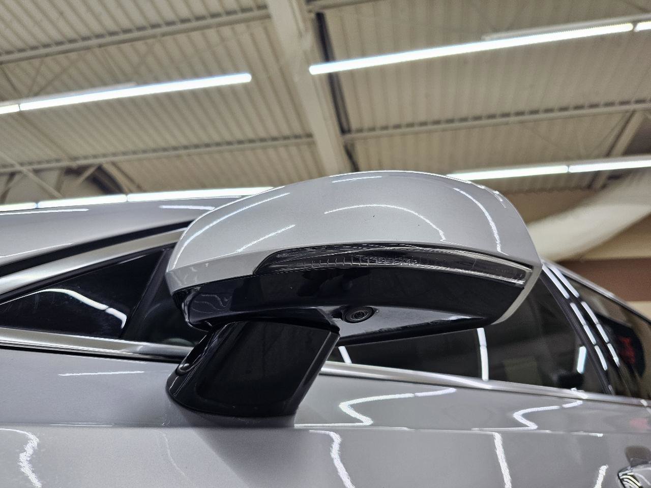 Used 2017 Volvo S90 T6 Inscription w/ Vision Package image 12