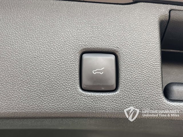 Used 2023 Ford Escape Platinum w/ Premium Technology Package AWD/4WD image 25