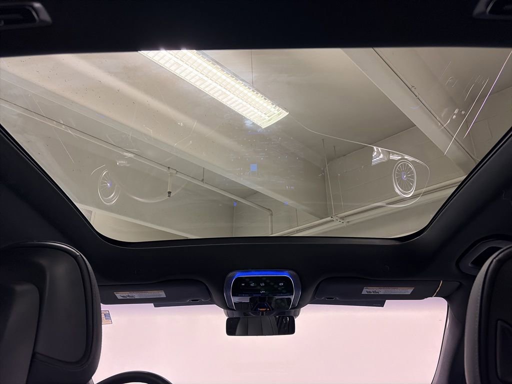 Certified 2023 Mercedes-Benz EQS 580 4MATIC SUV w/ Acoustic Comfort Package image 21