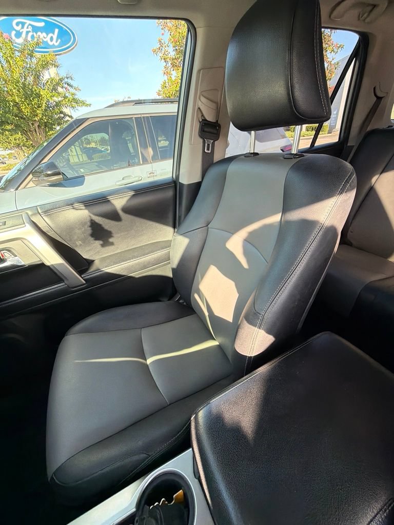 Used 2016 Toyota 4Runner SR5 Premium AWD/4WD image 12