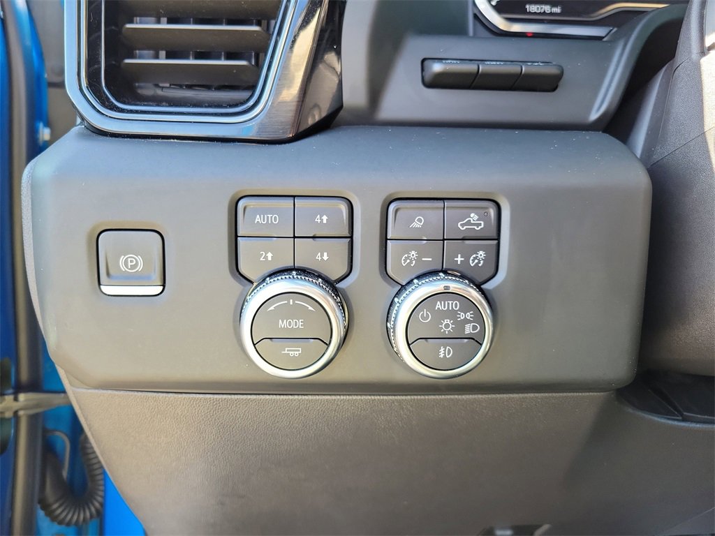 Used 2024 GMC Sierra 1500 AT4X image 26