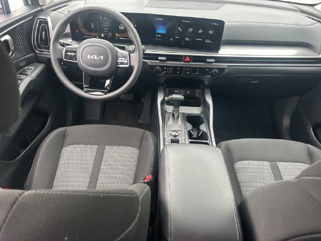 Certified 2025 Kia Sorento LX FWD image 19